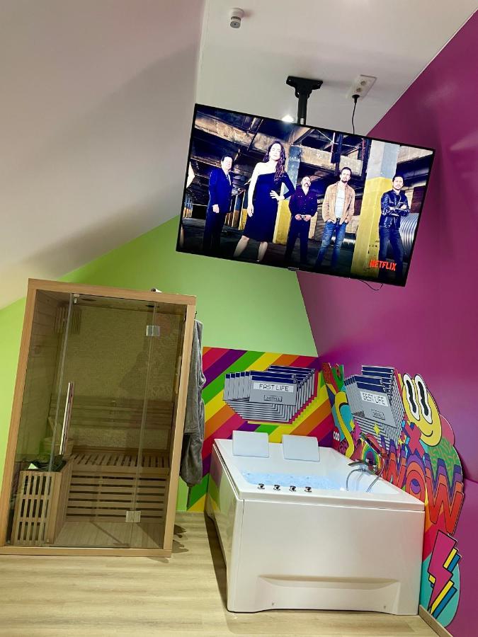 Capsule Forever Young - Jacuzzi - Sauna - Billard - Arcade De Jeux - Netflix & Home Cinema - Ping Pong Hastiere-par-dela Exteriér fotografie