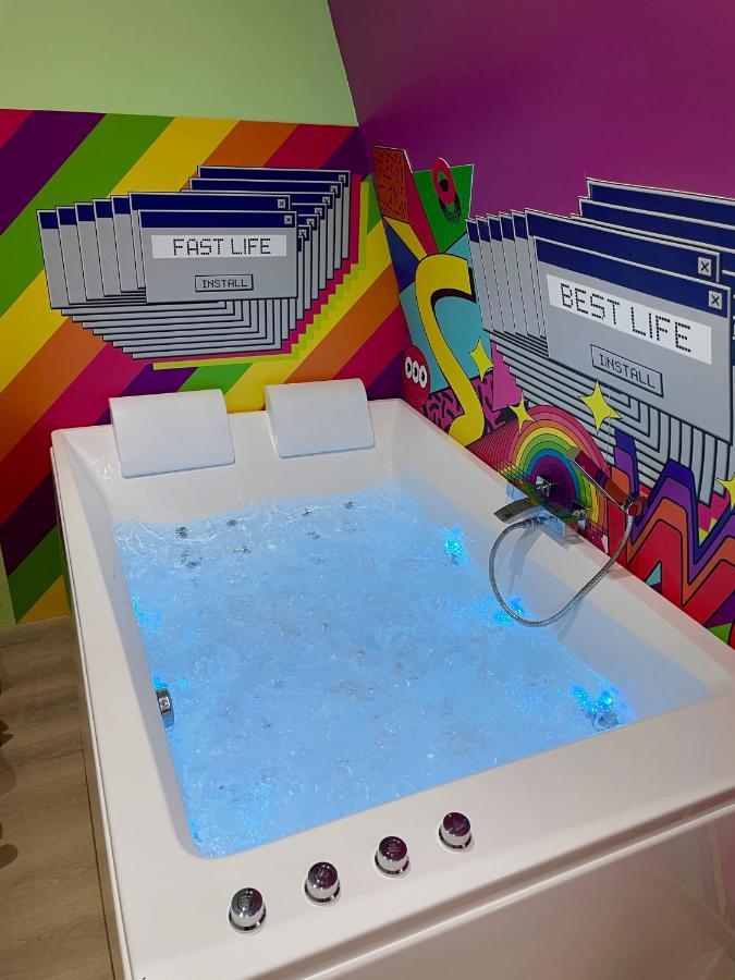 Capsule Forever Young - Jacuzzi - Sauna - Billard - Arcade De Jeux - Netflix & Home Cinema - Ping Pong Hastiere-par-dela Exteriér fotografie