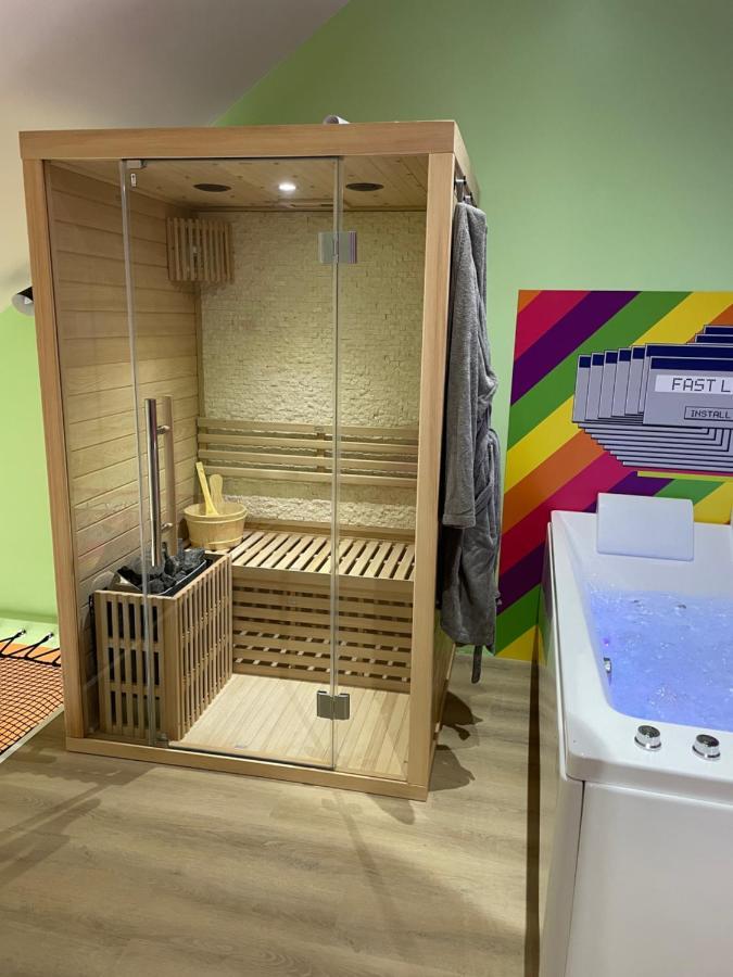 Capsule Forever Young - Jacuzzi - Sauna - Billard - Arcade De Jeux - Netflix & Home Cinema - Ping Pong Hastiere-par-dela Exteriér fotografie