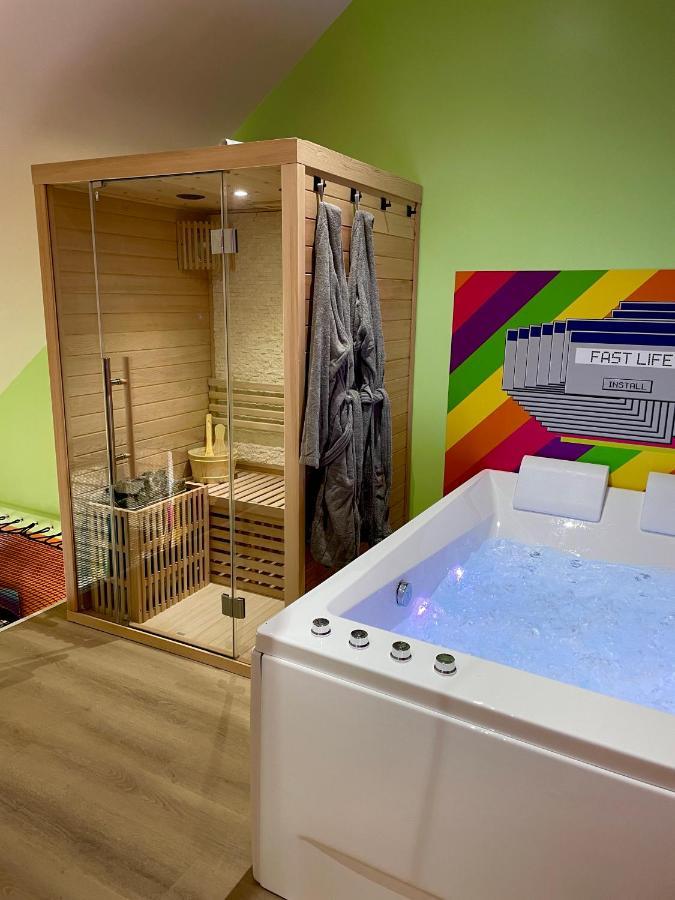 Capsule Forever Young - Jacuzzi - Sauna - Billard - Arcade De Jeux - Netflix & Home Cinema - Ping Pong Hastiere-par-dela Exteriér fotografie