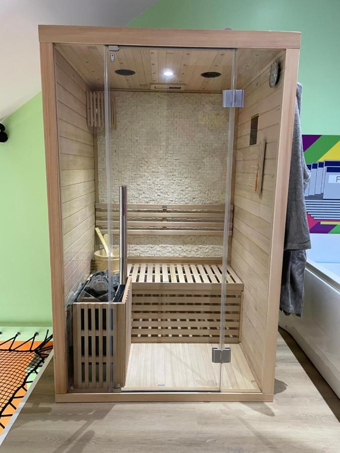 Capsule Forever Young - Jacuzzi - Sauna - Billard - Arcade De Jeux - Netflix & Home Cinema - Ping Pong Hastiere-par-dela Exteriér fotografie